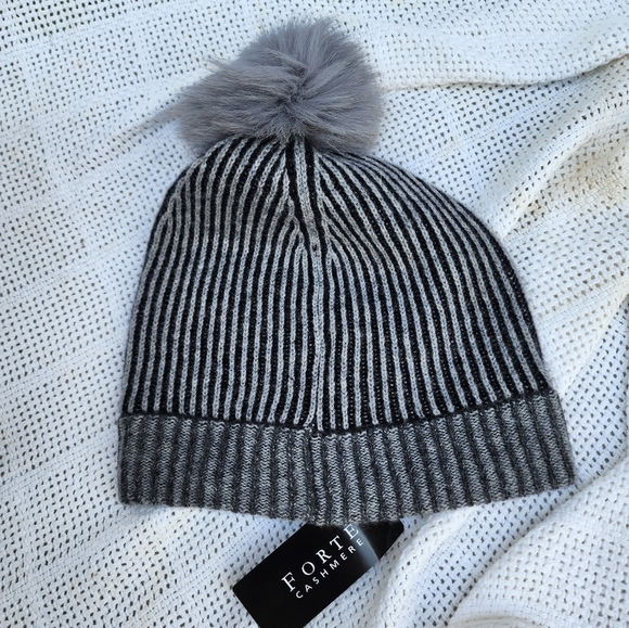 Forte Cashmere silver graympom pom hat NWT - Picture 5 of 6